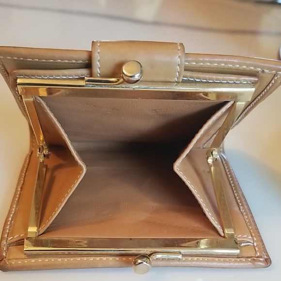 Vintage Gucci Brown Monogram Wallet - Picture 9 of 15